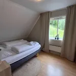 Nesvika 5 Bedroom Home, Only 25 Min From 別荘 *