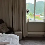 Nesvika 5 Bedroom Home, Only 25 Min From 別荘 ベルゲン