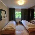 Nesvika 5 Bedroom Home, Only 25 Min From בית נופש