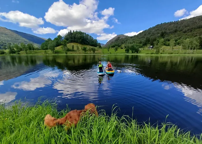 Ferienhaus Nesvika 5 Bedroom Home, Only 25 Min From