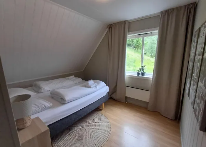 Nesvika 5 Bedroom Home, Only 25 Min From 펜션 *
