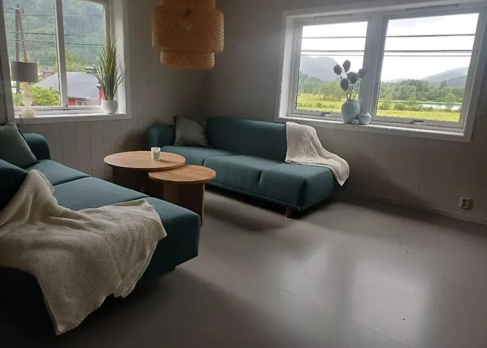 Ferienhaus Nesvika 5 Bedroom Home, Only 25 Min From Bergen