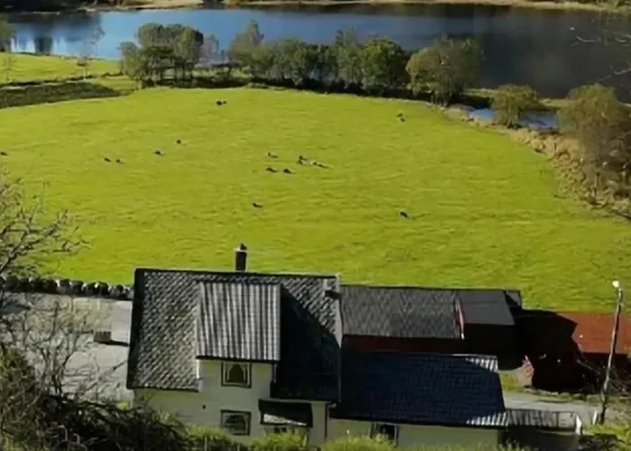 Nesvika 5 Bedroom Home, Only 25 Min From Ferienhaus