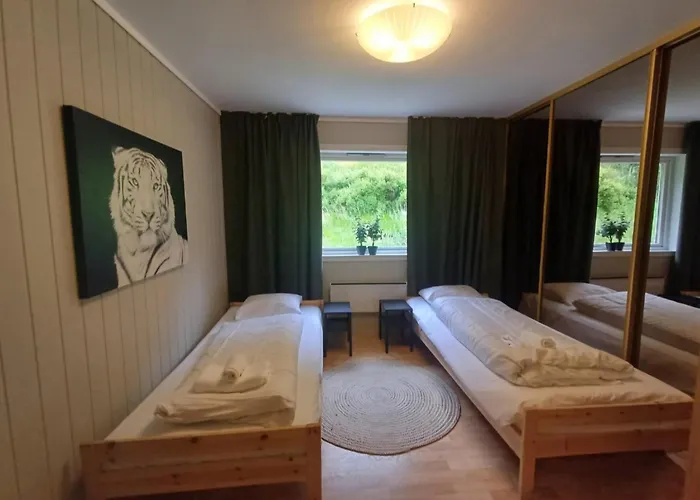 Nesvika 5 Bedroom Home, Only 25 Min From Ferienhaus