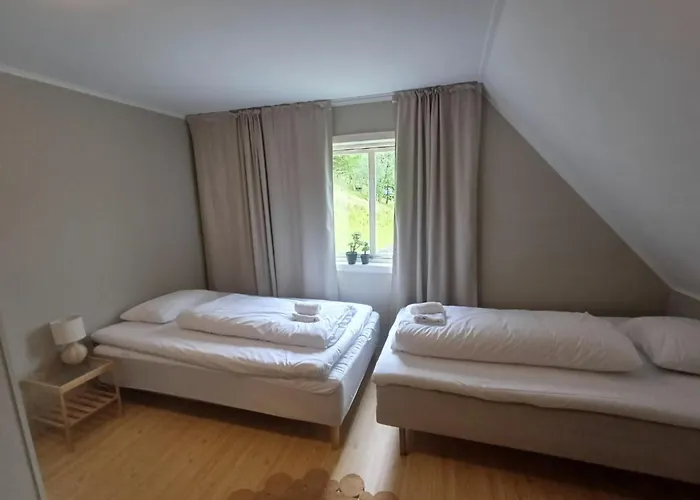 Ferienhaus Nesvika 5 Bedroom Home, Only 25 Min From *