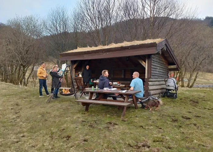 Ferienhaus Nesvika 5 Bedroom Home, Only 25 Min From