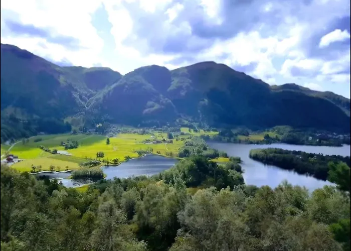 Nesvika 5 Bedroom Home, Only 25 Min From * Bergen