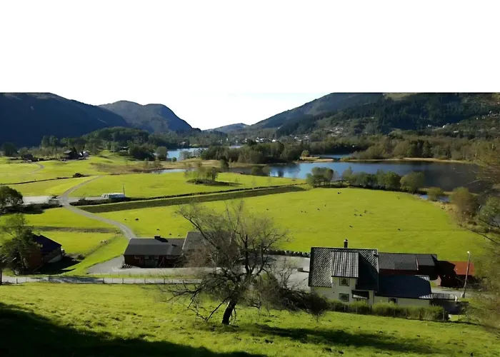 Nesvika 5 Bedroom Home, Only 25 Min From Ferienhaus